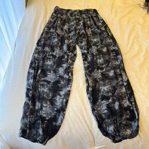 Lotus & Luna Black and Gray Harem Pants Size S/M